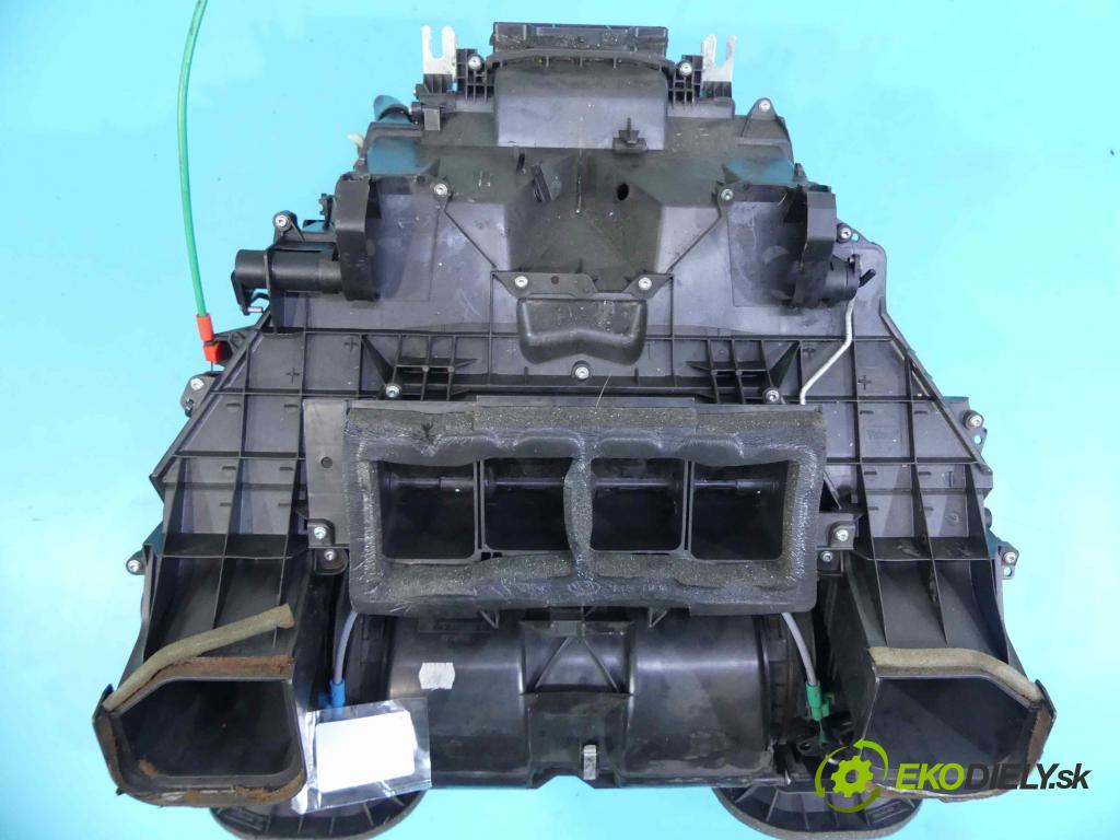 Land rover Range Rover III L322 2001-2012 3.6 TD V8 272 hp automatic 200 kW 3628 cm3 5- radiátor 992782V (Radiátory topení)