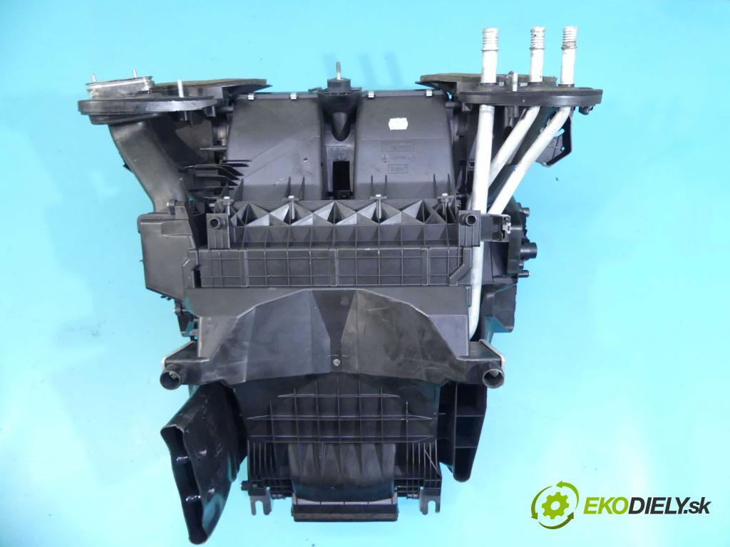 Land rover Range Rover III L322 2001-2012 3.6 TD V8 272 hp automatic 200 kW 3628 cm3 5- radiátor 992782V (Radiátory topení)