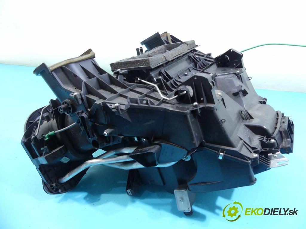 Land rover Range Rover III L322 2001-2012 3.6 TD V8 272 hp automatic 200 kW 3628 cm3 5- radiátor 992782V (Radiátory topení)