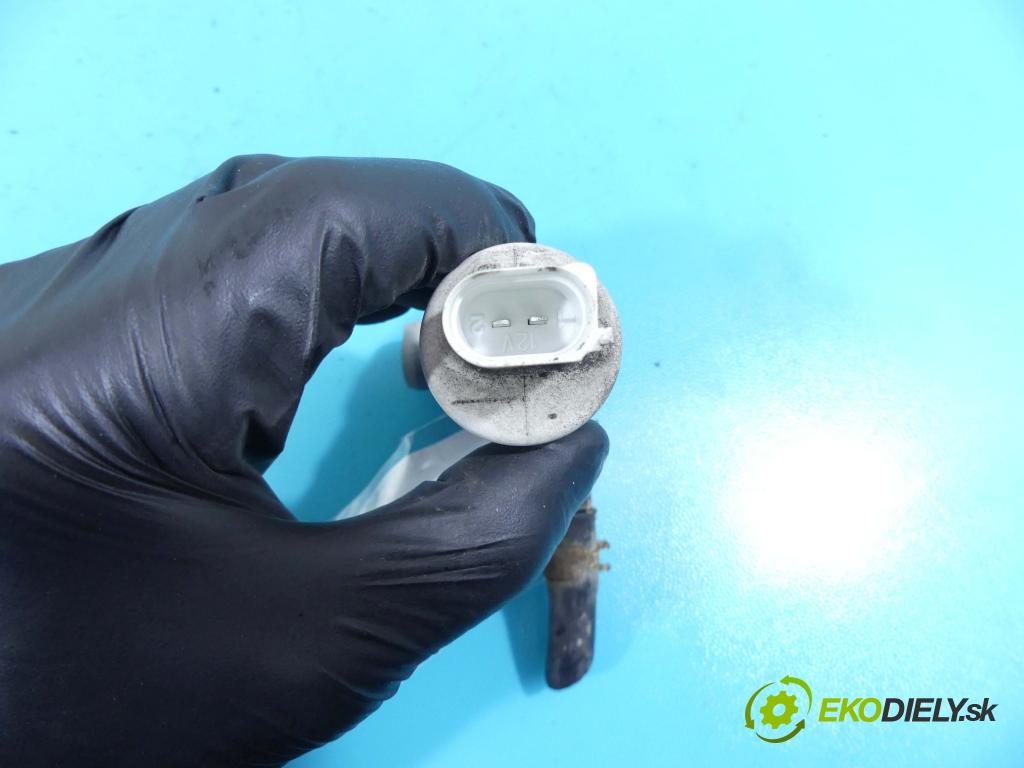 Land rover Range Rover III L322 2001-2012 3.6 TD V8 272 HP automatic 200 kW 3628 cm3 5- pompa ostrekovačov 190808 (Motorčeky, čerpadlá ostrekovačov)