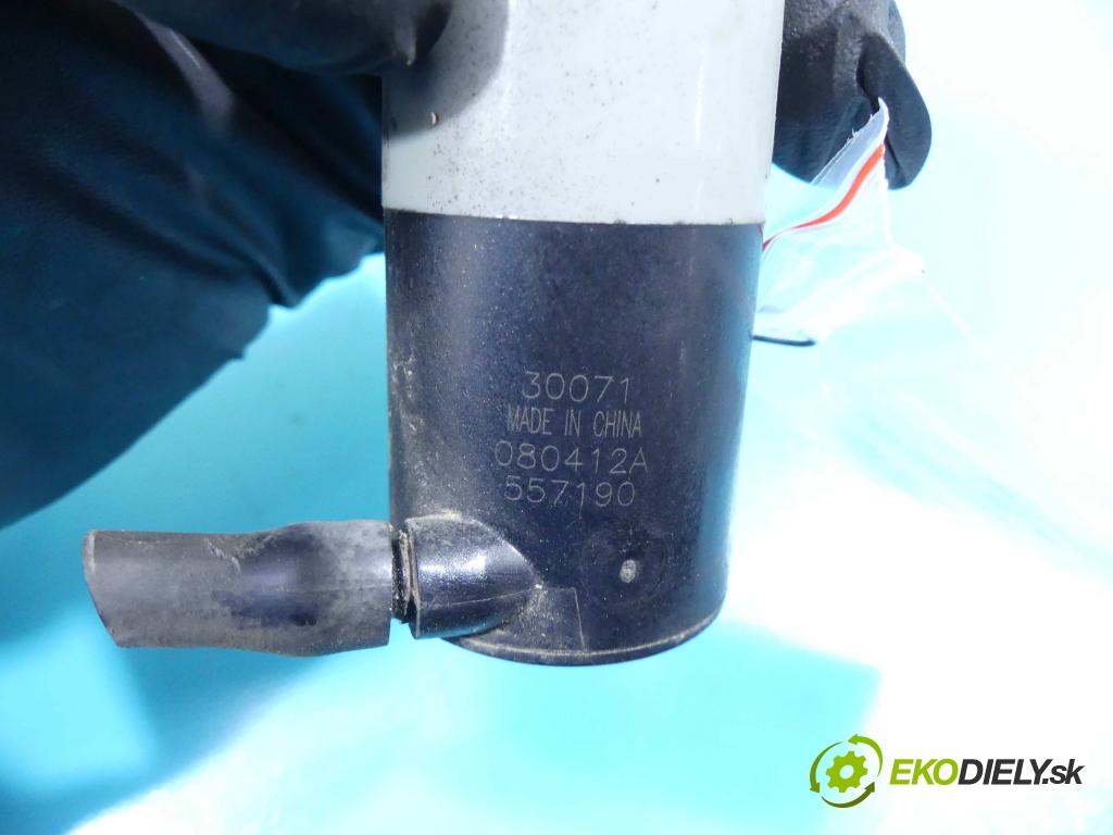 Land rover Range Rover III L322 2001-2012 3.6 TD V8 272 HP automatic 200 kW 3628 cm3 5- pompa ostrekovačov 30071 (Motorčeky, čerpadlá ostrekovačov)