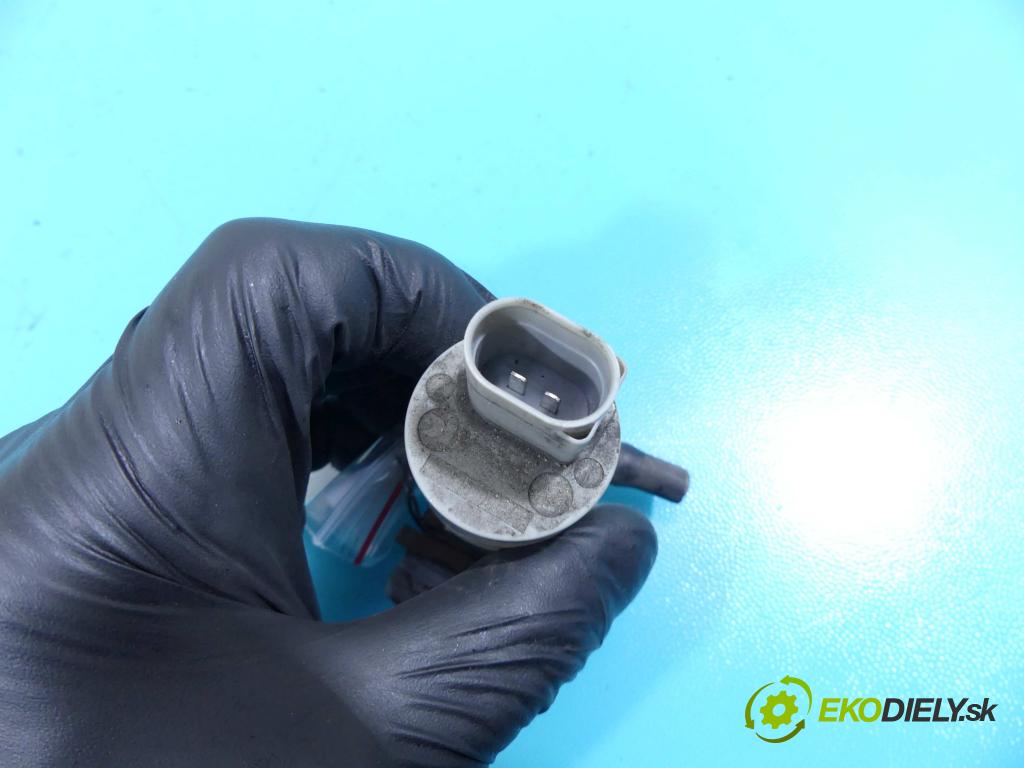 Land rover Range Rover III L322 2001-2012 3.6 TD V8 272 HP automatic 200 kW 3628 cm3 5- pompa ostrekovačov 30071 (Motorčeky, čerpadlá ostrekovačov)