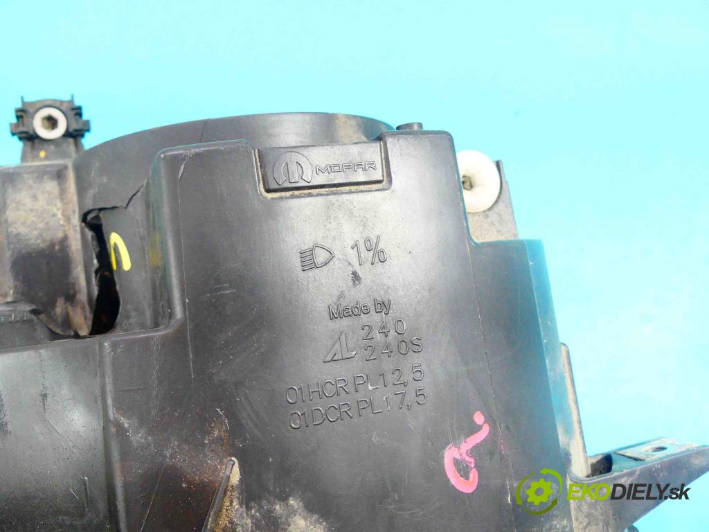 Jeep Renegade 2014- 1.4 T 140 HP manual 103 kW 1368 cm3 5- Reflektor: pravý 51953106 (Pravé)