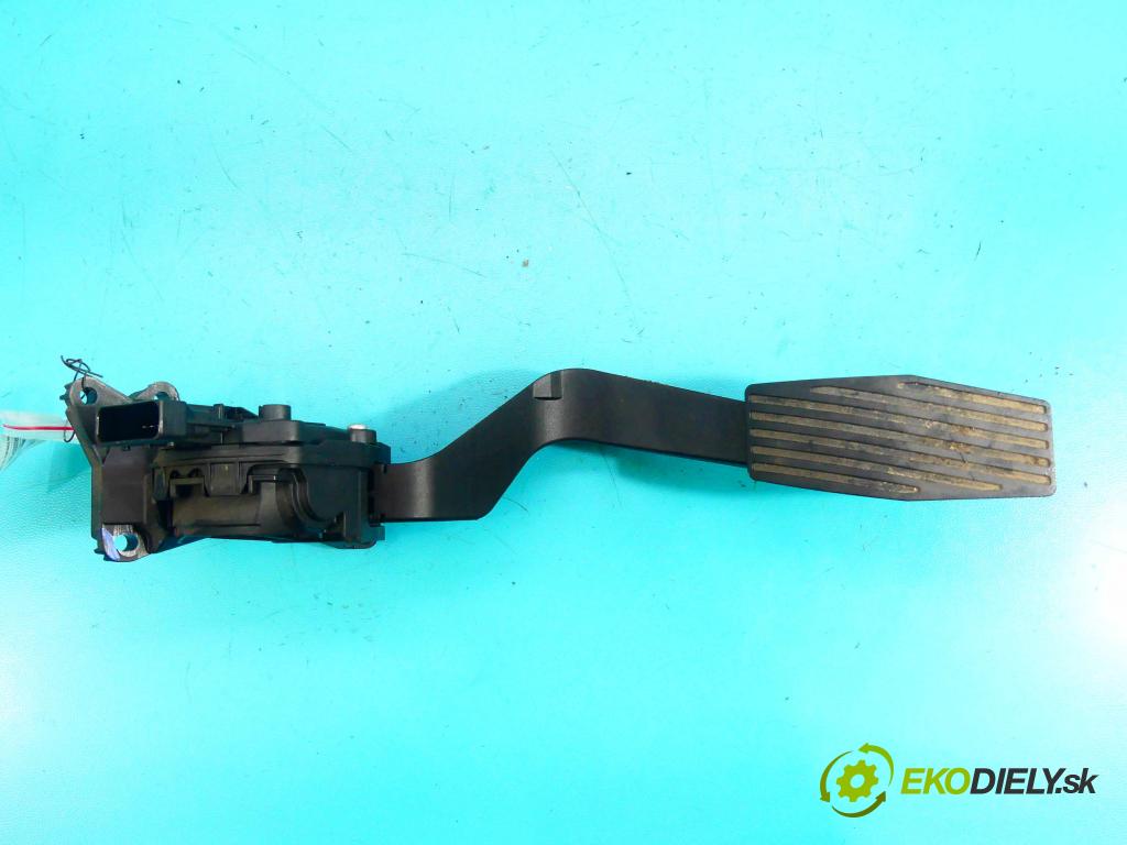 Jeep Renegade 2014- 1.4 T 140 HP manual 103 kW 1368 cm3 5- pedále 51942423 (Pedále)