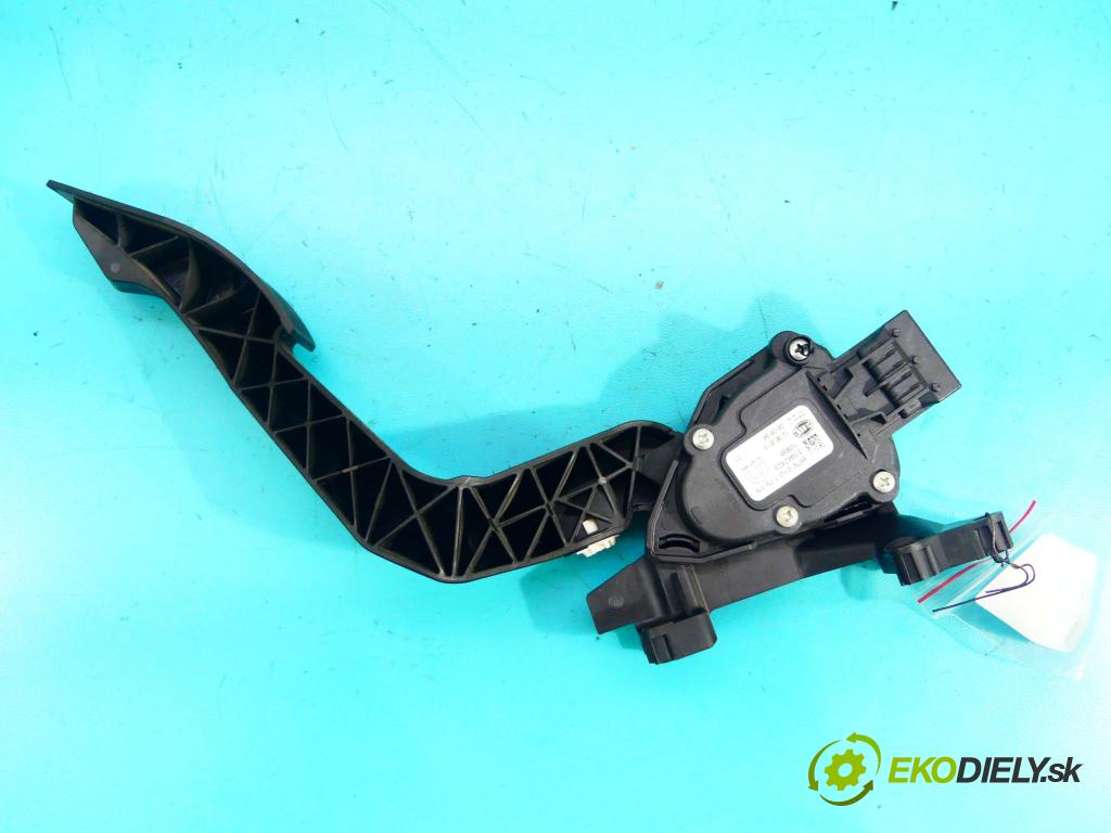 Jeep Renegade 2014- 1.4 T 140 HP manual 103 kW 1368 cm3 5- pedále 51942423 (Pedále)