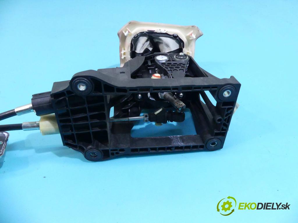 Jeep Renegade 2014- 1.4 T 140 HP manual 103 kW 1368 cm3 5- Páka: Změny: stupeň,rýchlosť 00502944640 (Rýchlostné páky / kulisy)