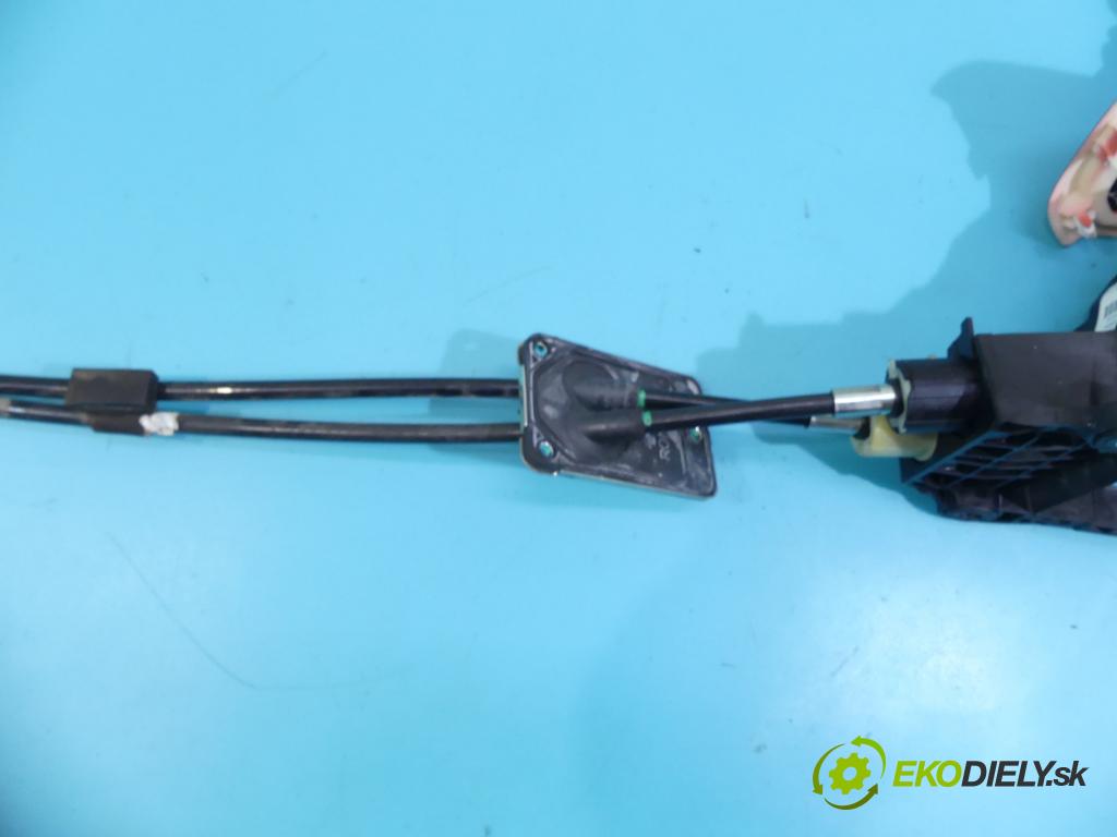 Jeep Renegade 2014- 1.4 T 140 HP manual 103 kW 1368 cm3 5- Páka: Změny: stupeň,rýchlosť 00502944640 (Rýchlostné páky / kulisy)