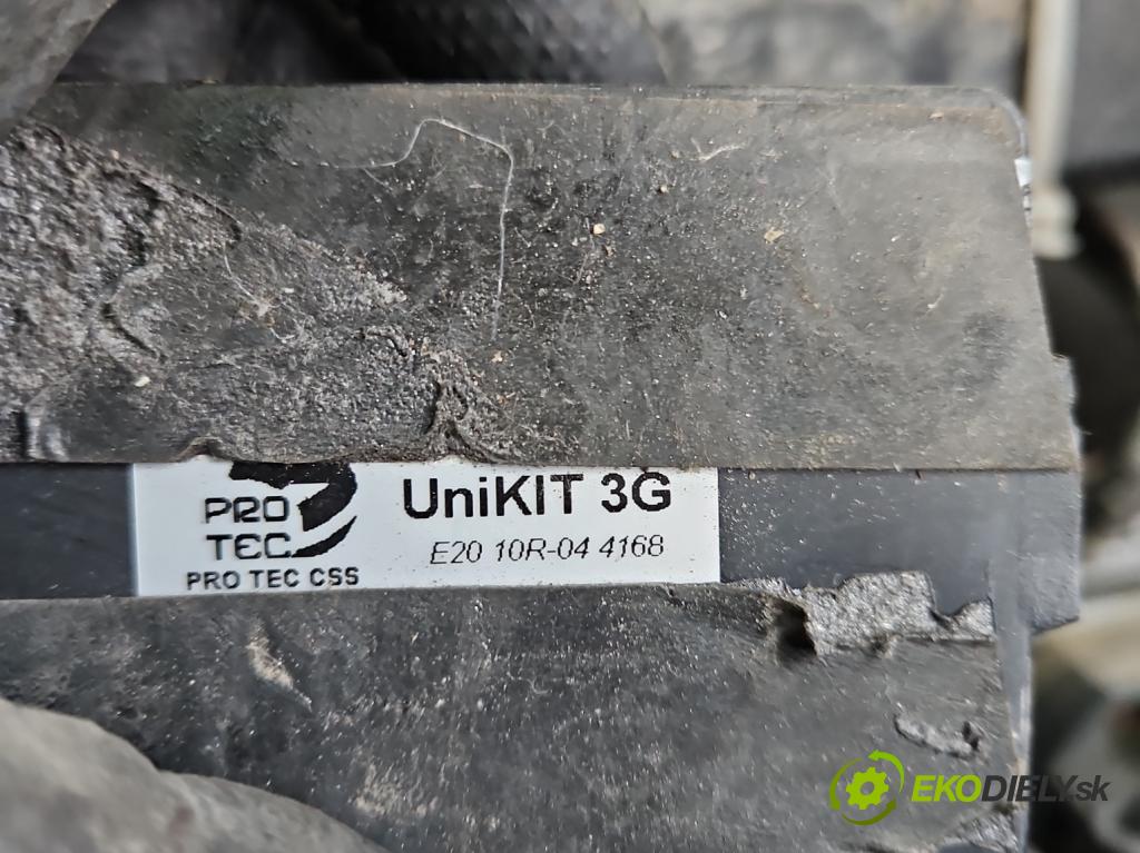 Jeep Renegade 2014- 1.4 T 140 HP manual 103 kW 1368 cm3 5- Hák: vlečení:  (Ťažné zariadenie)