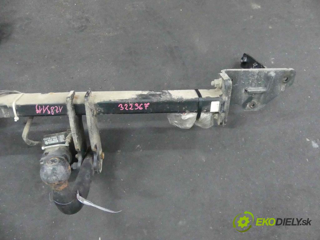 Jeep Renegade 2014- 1.4 T 140 HP manual 103 kW 1368 cm3 5- Hák: vlečení:  (Ťažné zariadenie)