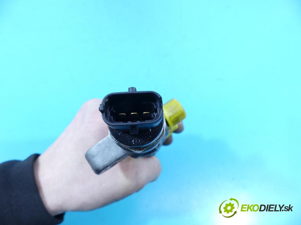 Hyundai I30 I 2007-2012 1.6 crdi 90 HP manual 66 kW 1582 cm3 5- lišta vstrekovacia 0445214181 (Vstrekovacie lišty)