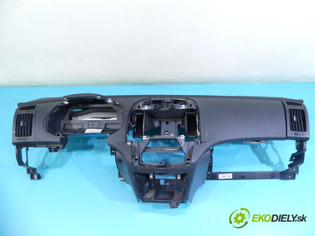 Hyundai I30 I 2007-2012 1.6 crdi 90 HP manual 66 kW 1582 cm3 5- kokpit,pristrojová doska rozdeľovacia