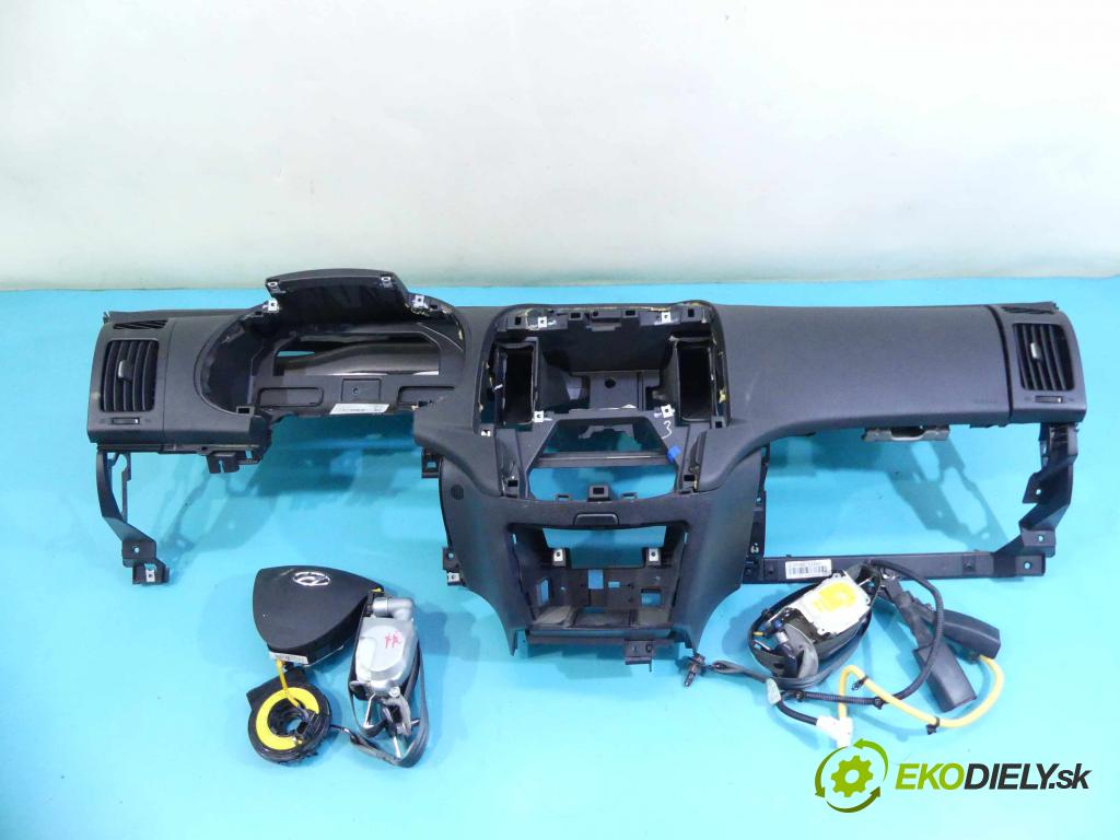 Hyundai I30 I 2007-2012 1.6 crdi 90 HP manual 66 kW 1582 cm3 5- kokpit,pristrojová doska rozdeľovacia 