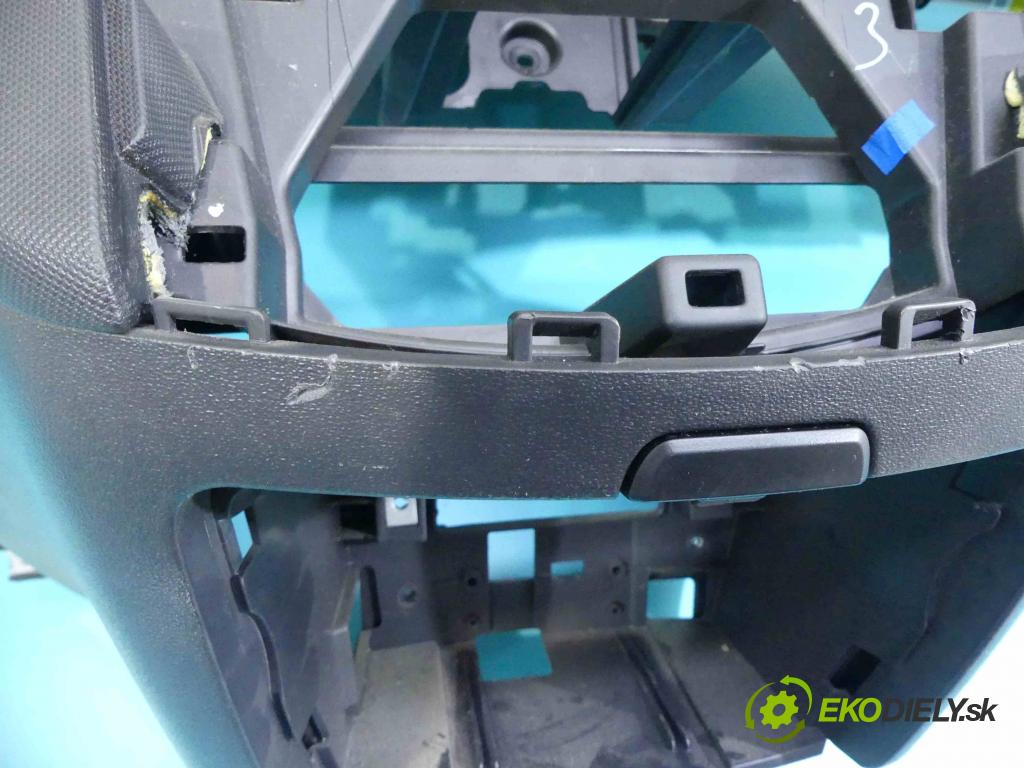 Hyundai I30 I 2007-2012 1.6 crdi 90 HP manual 66 kW 1582 cm3 5- kokpit,pristrojová doska rozdeľovacia