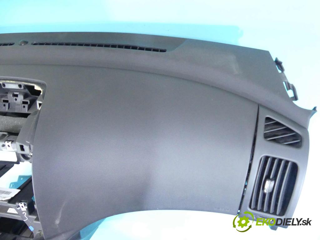 Hyundai I30 I 2007-2012 1.6 crdi 90 HP manual 66 kW 1582 cm3 5- kokpit,pristrojová doska rozdeľovacia