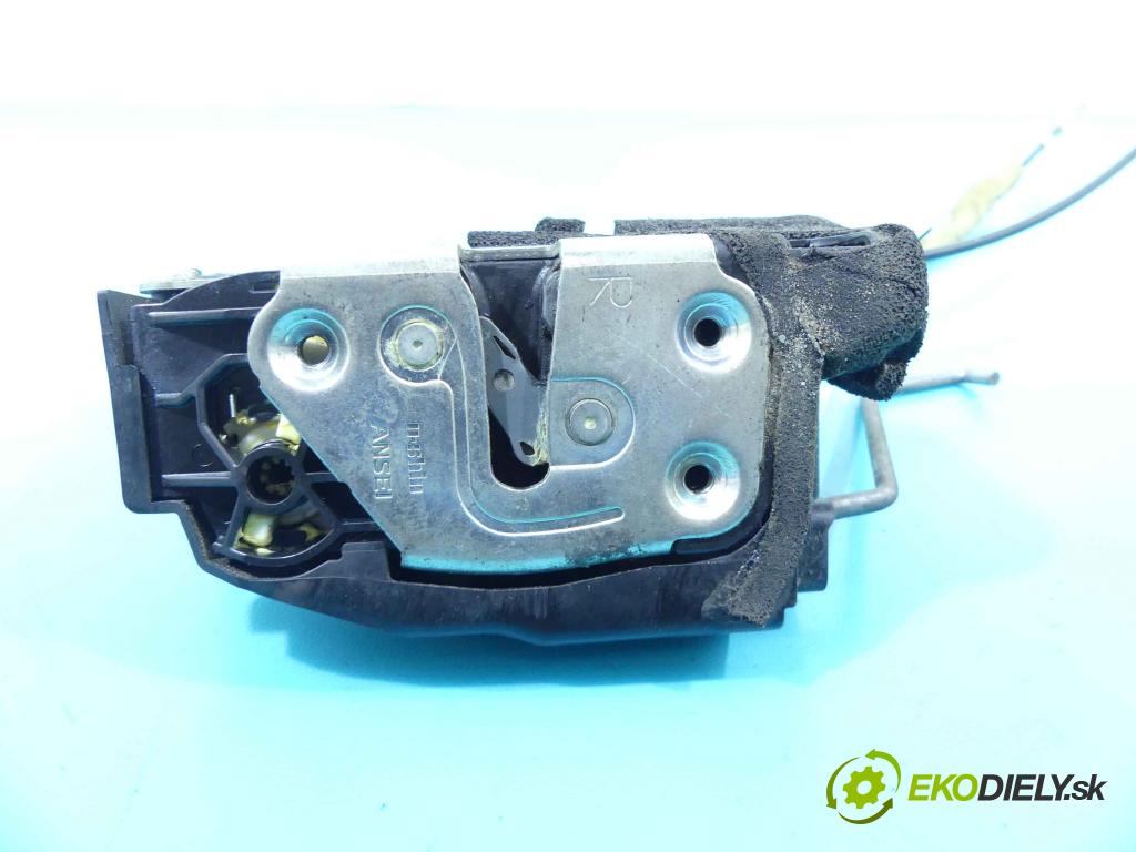 Mazda 5  2005-2010 2.0 citd 110 hp manual 81 kW 1998 cm3 5- zámek přední pravý