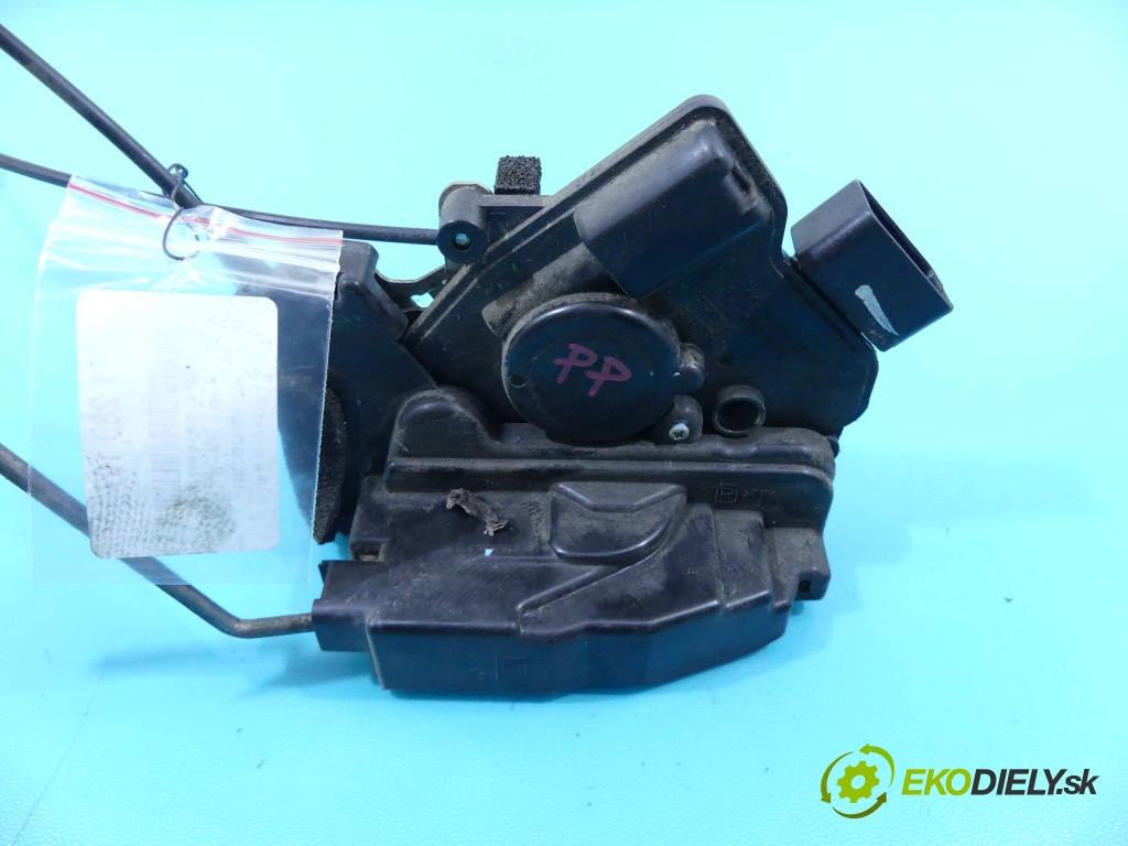 Mazda 5  2005-2010 2.0 citd 110 hp manual 81 kW 1998 cm3 5- zámek přední pravý