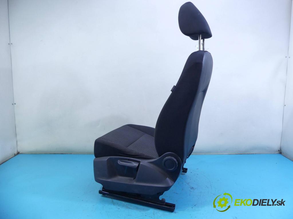 Vw Tiguan I 2007-2016 2.0 tdi 140 HP manual 103 kW 1968 cm3 5- Sedačka ľavý  (Sedačky, sedadlá)