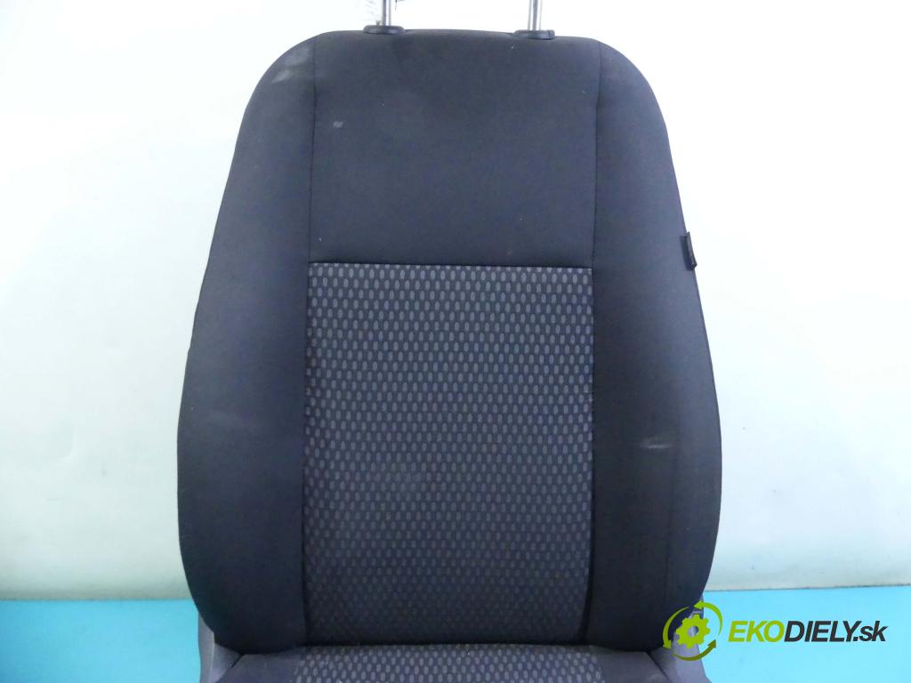 Vw Tiguan I 2007-2016 2.0 tdi 140 HP manual 103 kW 1968 cm3 5- Sedačka ľavý  (Sedačky, sedadlá)