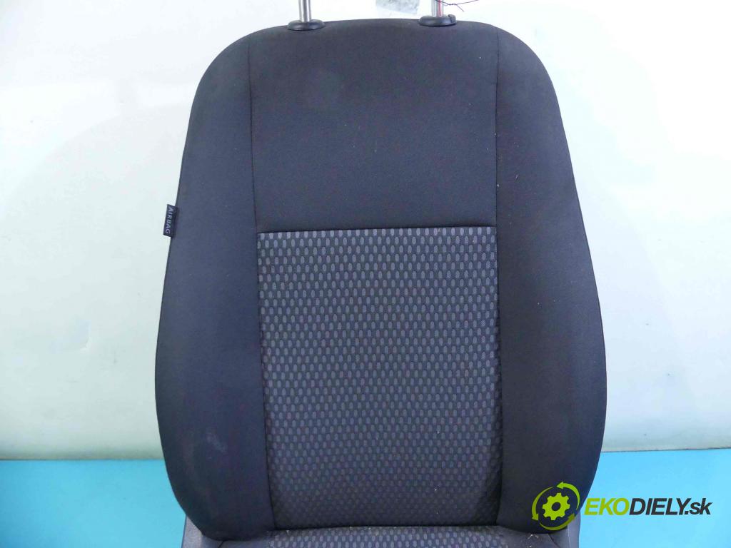 Vw Tiguan I 2007-2016 2.0 tdi 140 HP manual 103 kW 1968 cm3 5- Sedačka pravý  (Sedačky, sedadlá)