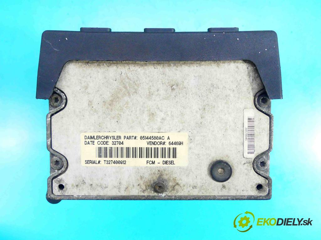 Chrysler Voyager IV 2000-2007 2.5 crdi 143 hp manual 105 kW 2499 cm3 5- skříňka pojistková 05144580AC (Pojistkové skříňky)