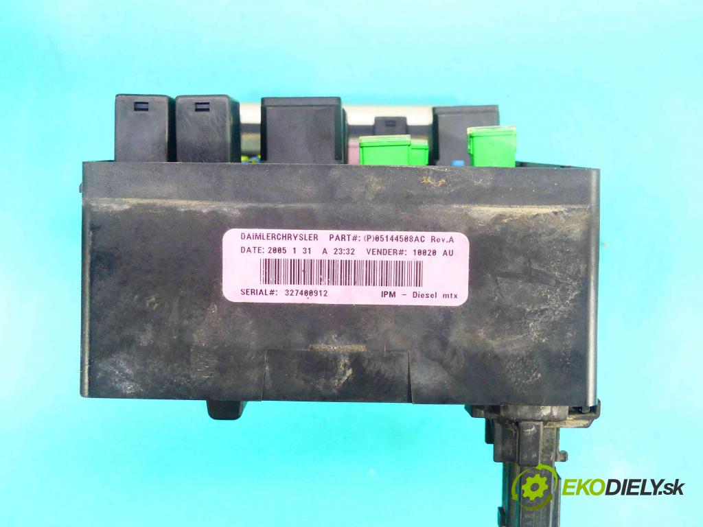 Chrysler Voyager IV 2000-2007 2.5 crdi 143 hp manual 105 kW 2499 cm3 5- skříňka pojistková 05144580AC (Pojistkové skříňky)
