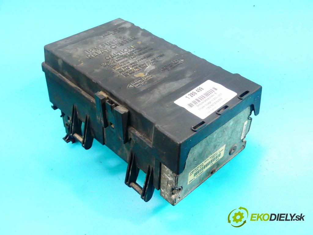 Chrysler Voyager IV 2000-2007 2.5 crdi 143 hp manual 105 kW 2499 cm3 5- skříňka pojistková 05144580AC (Pojistkové skříňky)