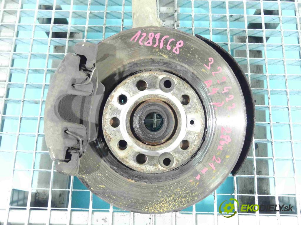 Audi A4 B5 1994-2001 1.8 T 150 HP manual 110 kW 1781 cm3 5- náboj pravé  (Náboje)