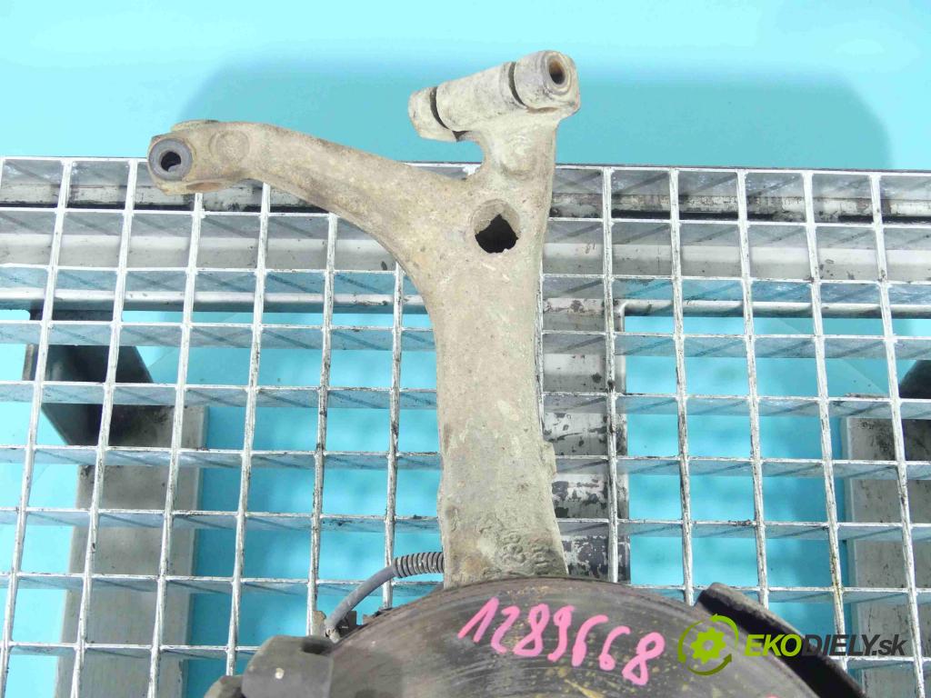 Audi A4 B5 1994-2001 1.8 T 150 HP manual 110 kW 1781 cm3 5- náboj pravé  (Náboje)