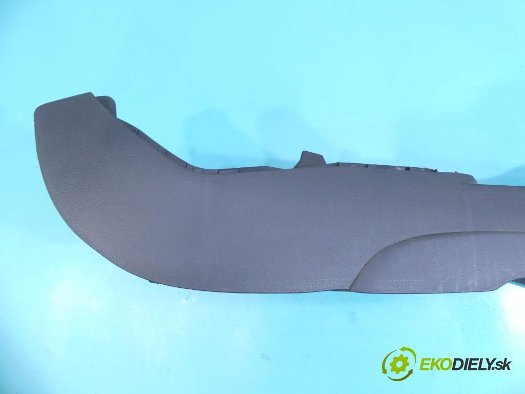 Toyota Yaris III 2011-2020 1.0 vvti 69KM manual 51 kW 998 cm3 5- operadlo 58910-0D290 (Lakťové opierky)