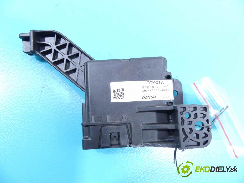 Toyota Yaris III 2011-2020 1.0 vvti 69KM manual 51 kW 998 cm3 5- modul riadiaca jednotka 88650-0D700 (Ostatné)