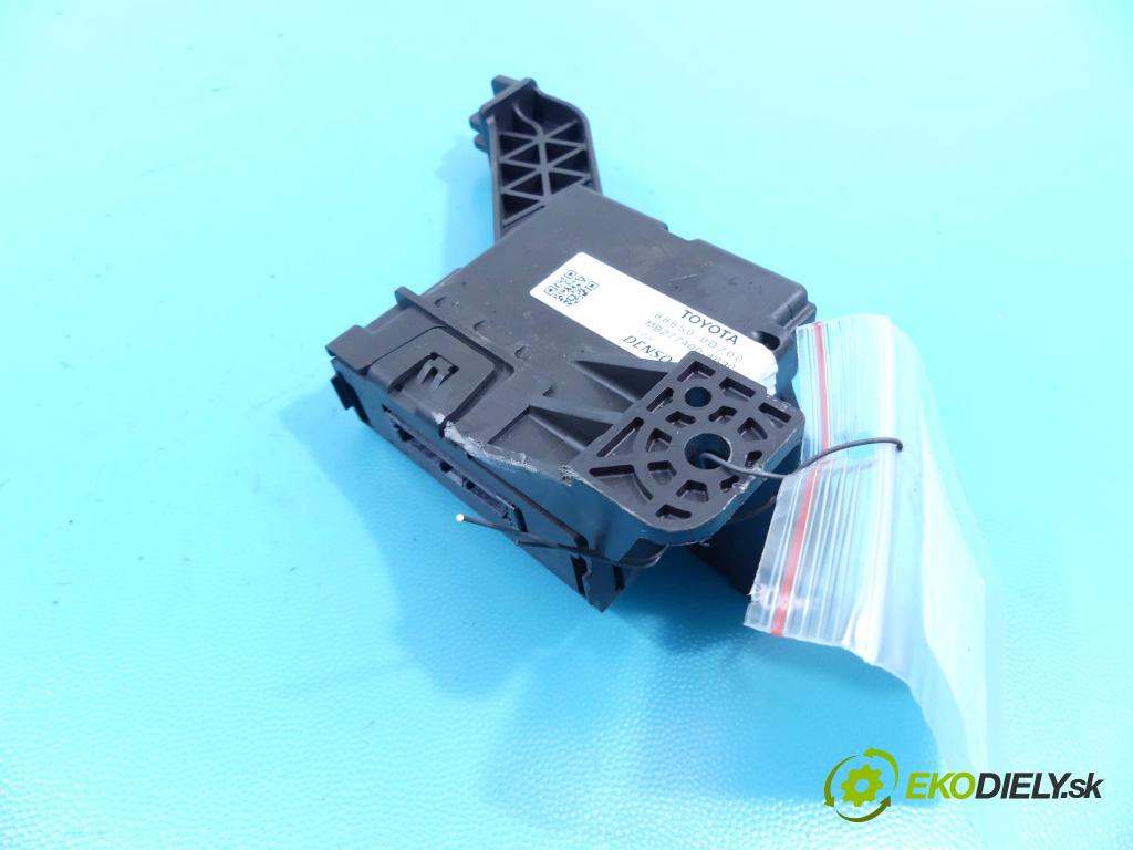 Toyota Yaris III 2011-2020 1.0 vvti 69KM manual 51 kW 998 cm3 5- modul riadiaca jednotka 88650-0D700 (Ostatné)