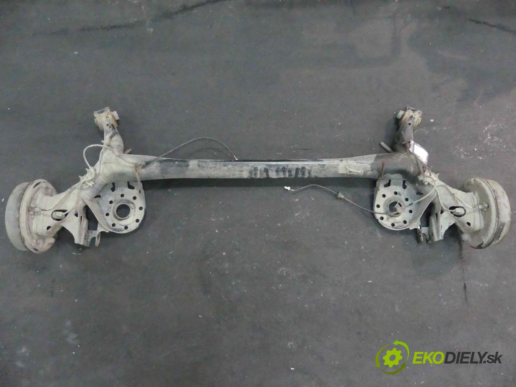 Toyota Yaris III 2011-2020 1.0 vvti 69KM manual 51 kW 998 cm3 5- zadní výztuha 