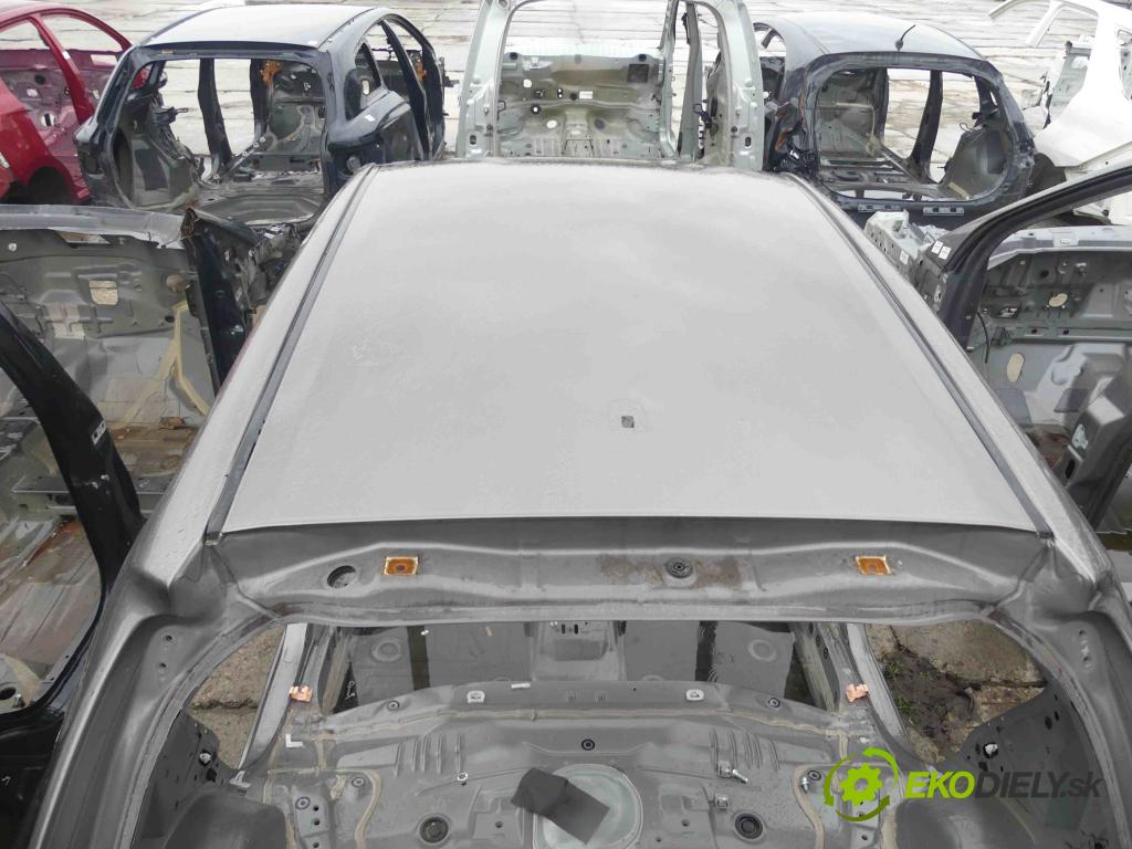 Toyota Yaris III 2011-2020 1.0 vvti 69KM manual 51 kW 998 cm3 5- Strecha: