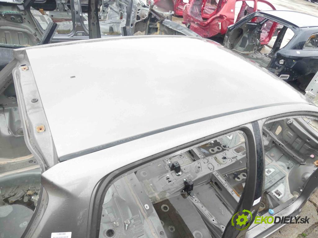 Toyota Yaris III 2011-2020 1.0 vvti 69KM manual 51 kW 998 cm3 5- Strecha: