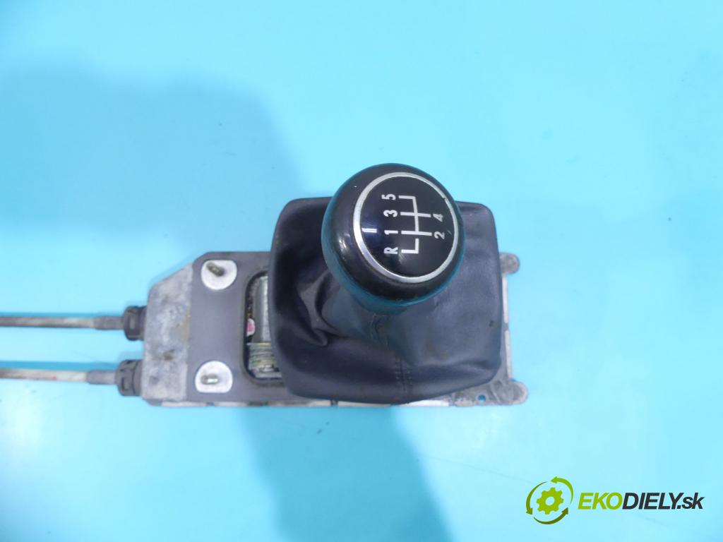 Vw Polo IV 9N 2001-2009 1.2 12v 64 HP manual 47 kW 1198 cm3 3- Páka: Změny: stupeň,rýchlosť  (Rýchlostné páky / kulisy)