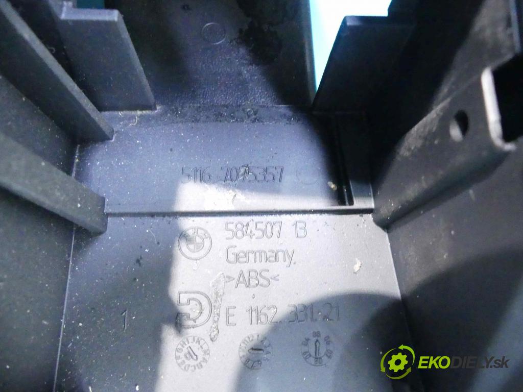 Bmw 3 E90 2005-2013 2.0d 122 HP manual 90 kW 1995 cm3 4- operadlo 7075357 (Lakťové opierky)