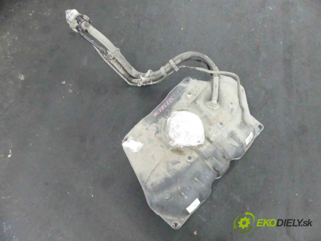 Toyota Yaris III 2011-2020 1.0 vvti 69KM manual 51 kW 998 cm3 5- Nádrž: paliva 77100-0D221 (Nádrže)