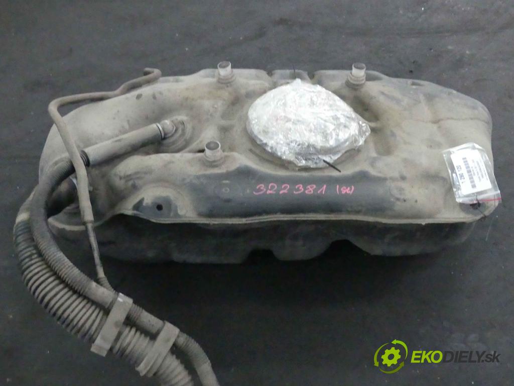 Toyota Yaris III 2011-2020 1.0 vvti 69KM manual 51 kW 998 cm3 5- Nádrž: paliva 77100-0D221 (Nádrže)