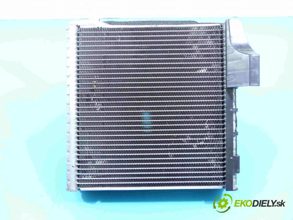 Vw Tiguan I 2007-2016 2.0 tdi 140 hp manual 103 kW 1968 cm3 5- radiátor  (Radiátory topení)