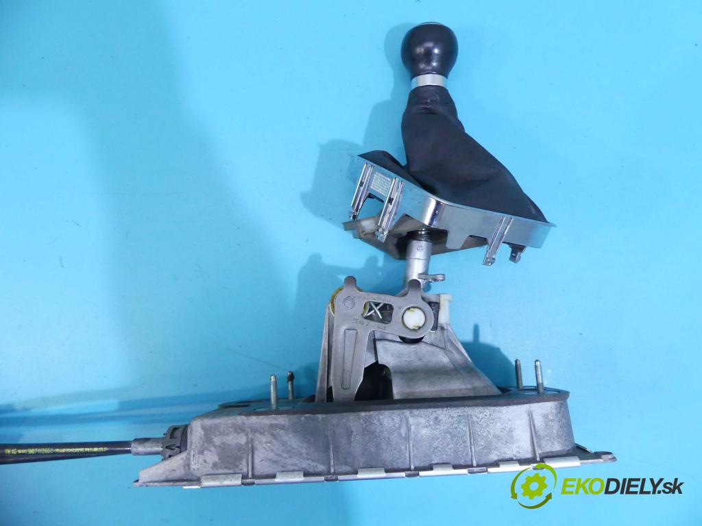 Vw Tiguan I 2007-2016 2.0 tdi 140 HP manual 103 kW 1968 cm3 5- Páka: Změny: stupeň,rýchlosť 5N0711049G (Rýchlostné páky / kulisy)