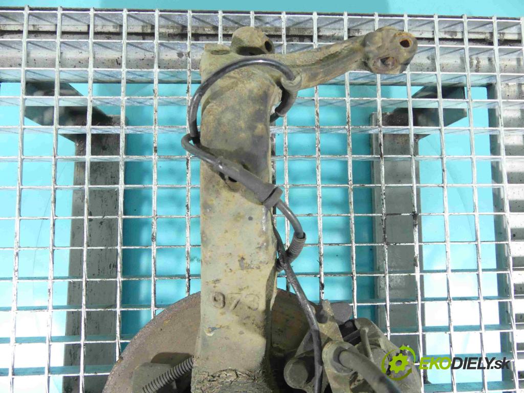 Audi A4 B5 1994-2001 1.8 20v 125 HP manual 92 kW 1781 cm3 5- náboj pravé (Náboje)