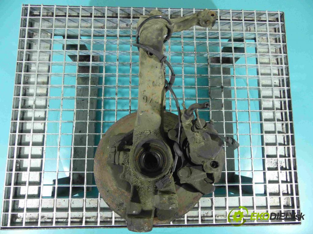 Audi A4 B5 1994-2001 1.8 20v 125 HP manual 92 kW 1781 cm3 5- náboj pravé (Náboje)