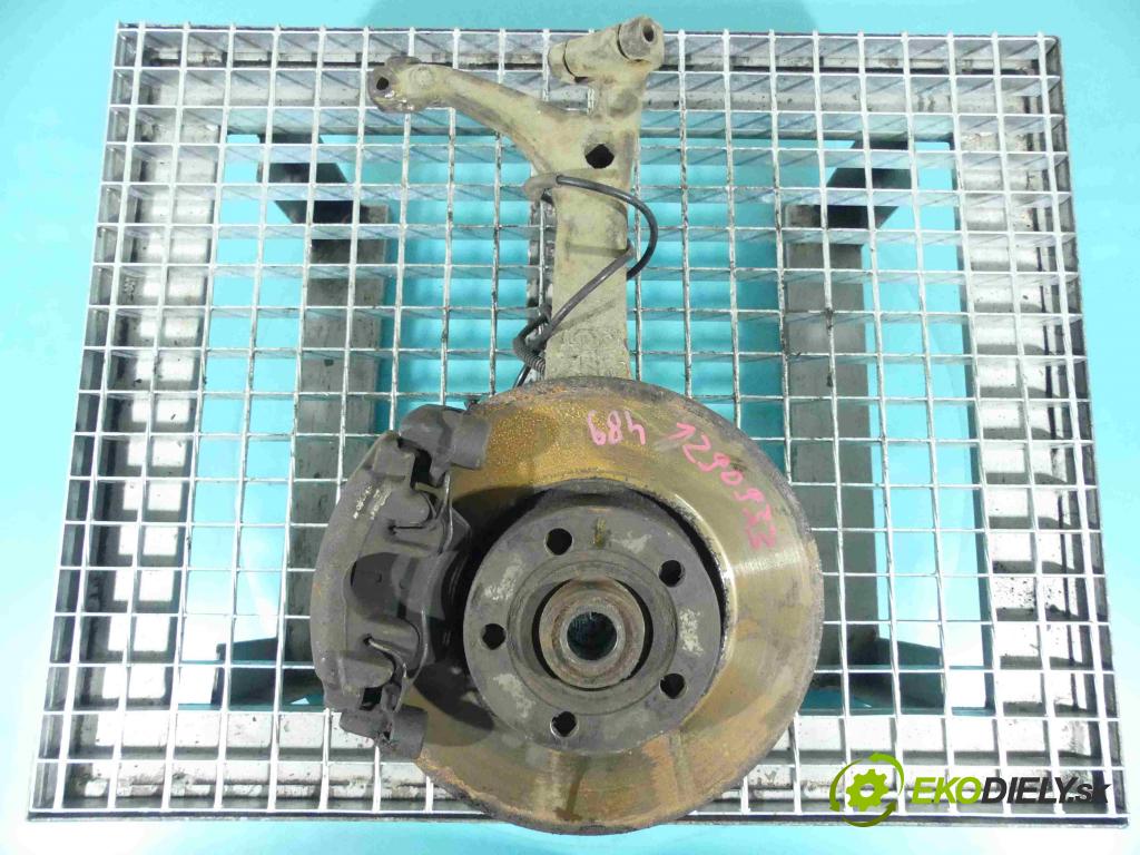 Audi A4 B5 1994-2001 1.8 20v 125 HP manual 92 kW 1781 cm3 5- náboj pravé  (Náboje)