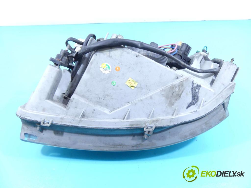 Tata Indica v2 1.4 85 HP manual 62,5 kW 1405 cm3 5- Reflektor: pravý  (Pravé)