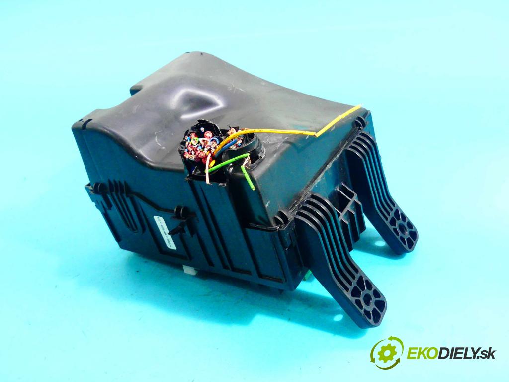 Hyundai Ix35 1.6 Gdi 135 hp manual 99 kW 1591 cm3 5- skříňka pojistková 91302-2Y691 (Pojistkové skříňky)