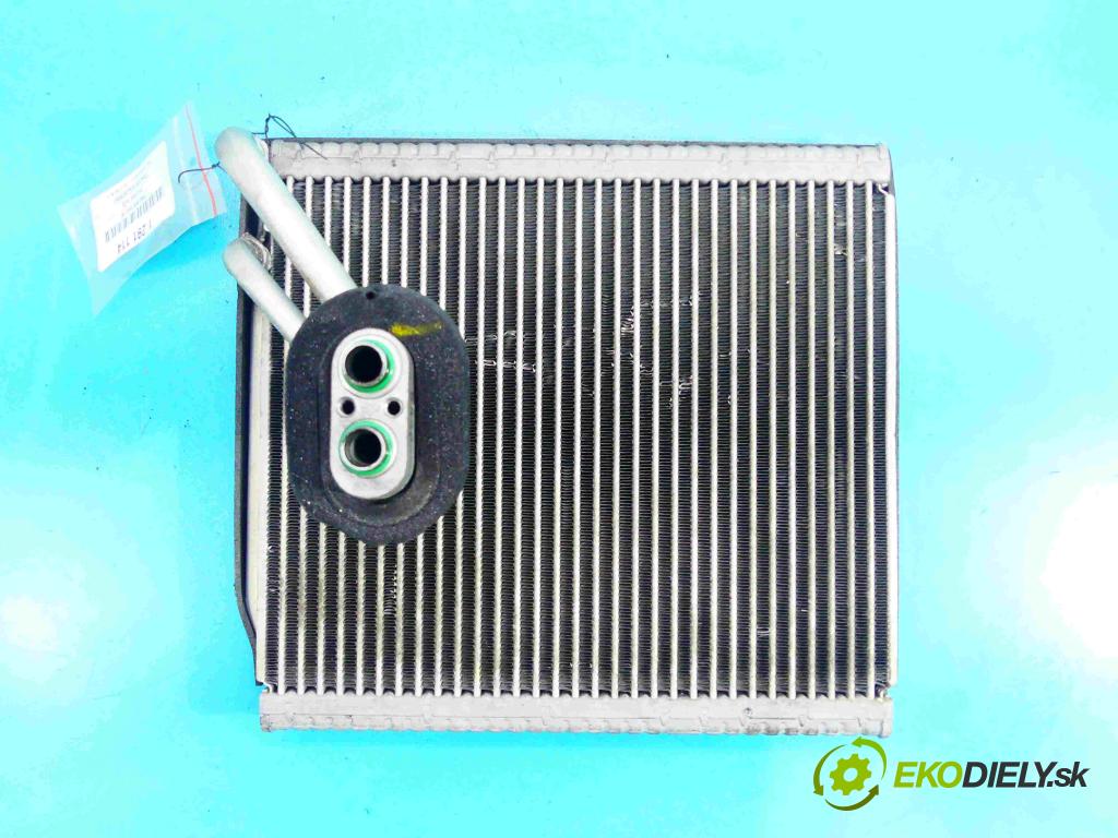 Hyundai Ix35 1.6 Gdi 135 hp manual 99 kW 1591 cm3 5- radiátor  (Radiátory topení)