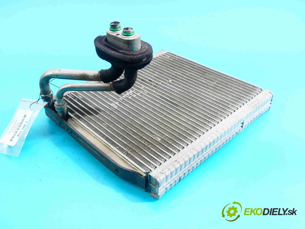 Hyundai Ix35 1.6 Gdi 135 hp manual 99 kW 1591 cm3 5- radiátor  (Radiátory topení)