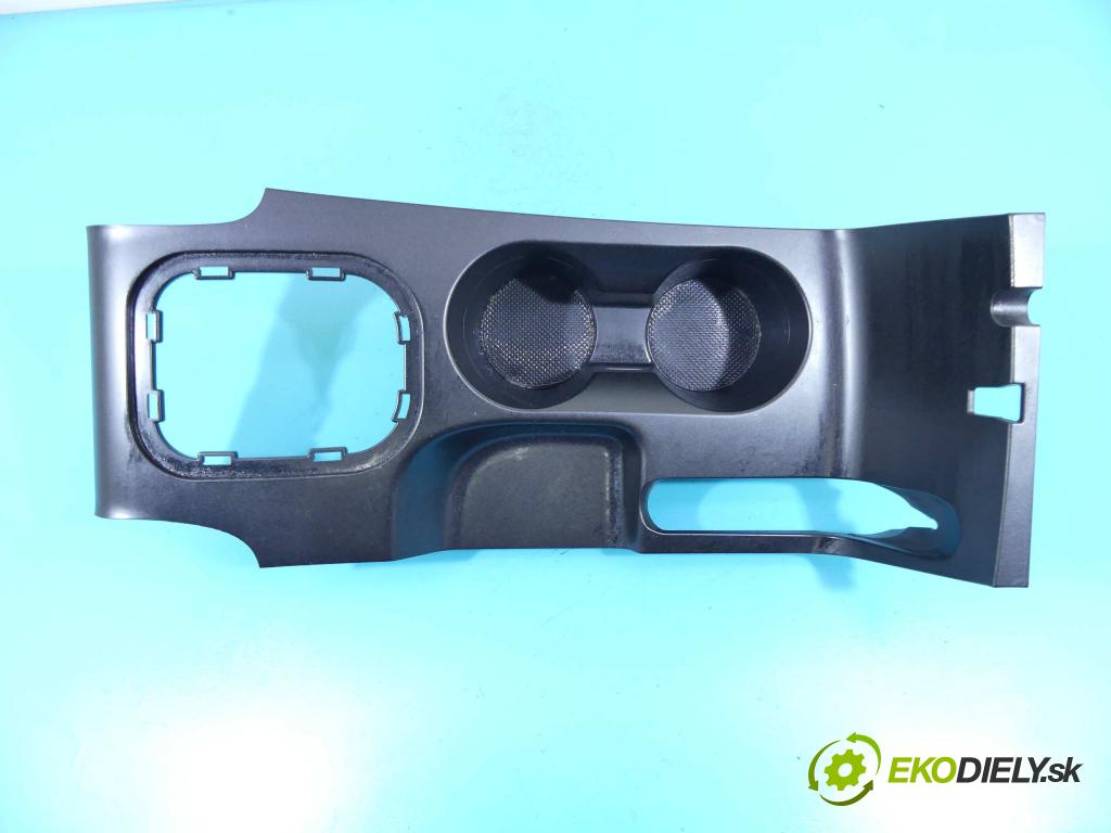 Hyundai Ix35 1.6 Gdi: 135 HP manual 99 kW 1591 cm3 5- Rukojeť: na nápoje: 84651-2YAA0 (Úchyty, držiaky na nápoje)