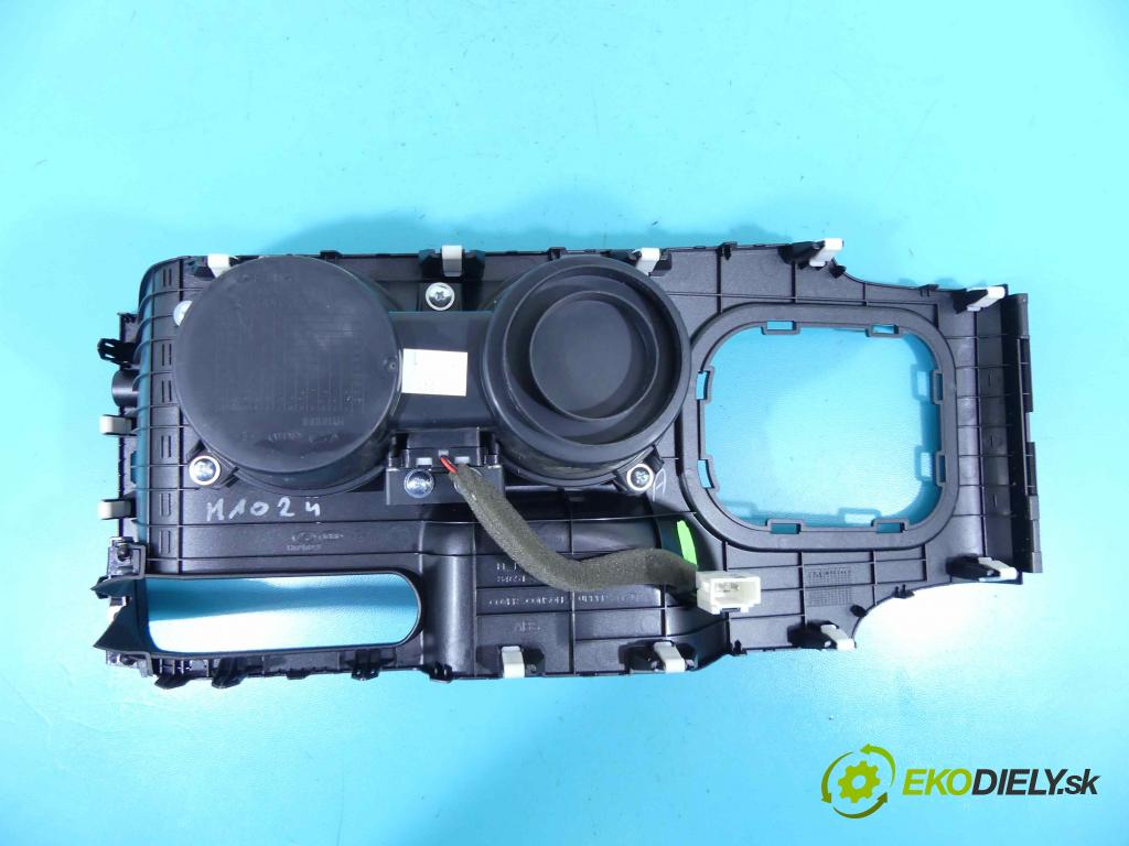 Hyundai Ix35 1.6 Gdi: 135 HP manual 99 kW 1591 cm3 5- Rukojeť: na nápoje: 84651-2YAA0 (Úchyty, držiaky na nápoje)