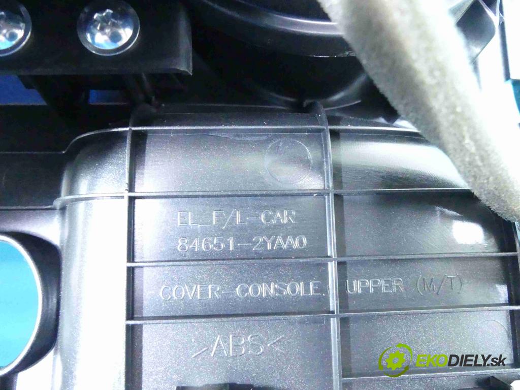 Hyundai Ix35 1.6 Gdi: 135 HP manual 99 kW 1591 cm3 5- Rukojeť: na nápoje: 84651-2YAA0 (Úchyty, držiaky na nápoje)